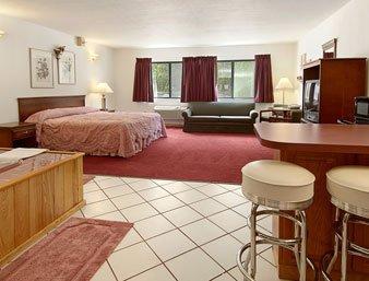 Newberry Zellar'S Village Inn المظهر الخارجي الصورة
